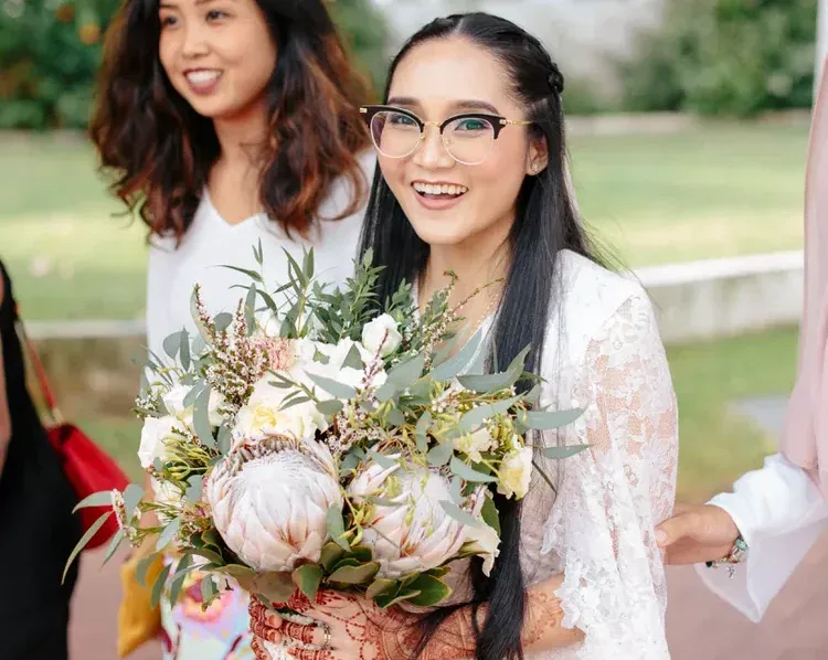 10 Makeup Tips for Brides with Glasses
