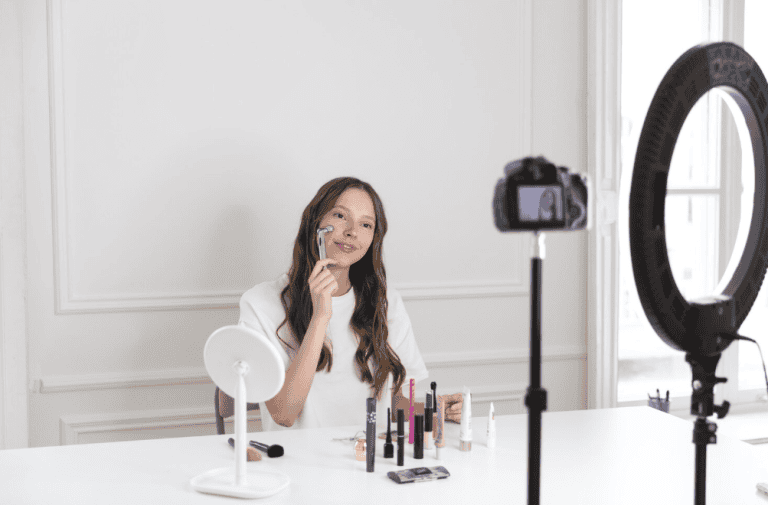 How to Take Beautiful Makeup Pics and Videos